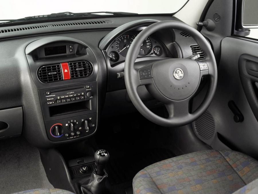 Панель приборов Holden Combo (XC) 2002 года  (фото 9 из 9)